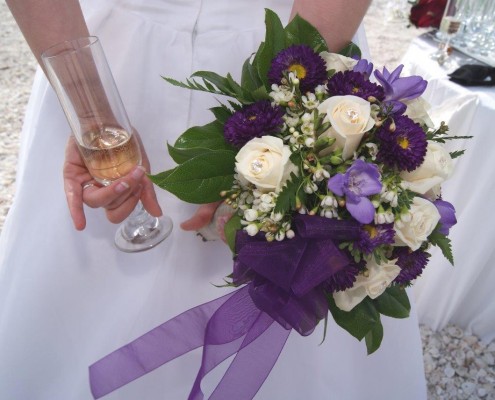 Brautstrauß violett weiß